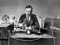 Marconi con la radio Marconi con la radio