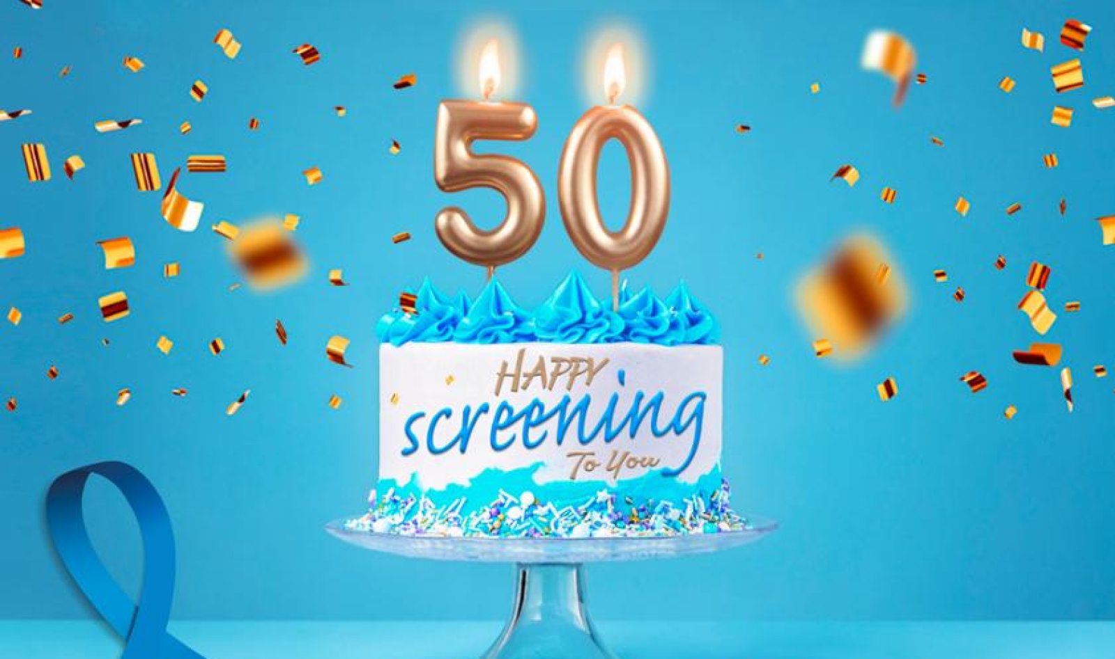 Torta di compleanno con candeline e scritta Happy screening to you 