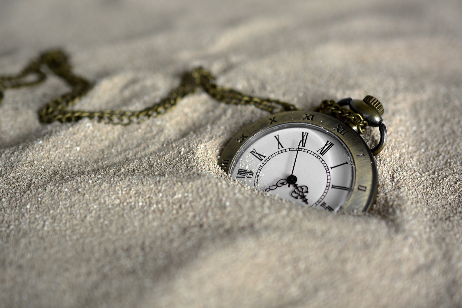 orologio nella sabbia
