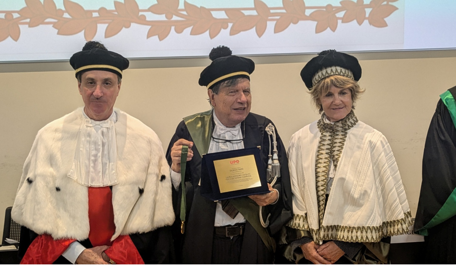 un momento del conferimento della laurea honoris causa a parisi