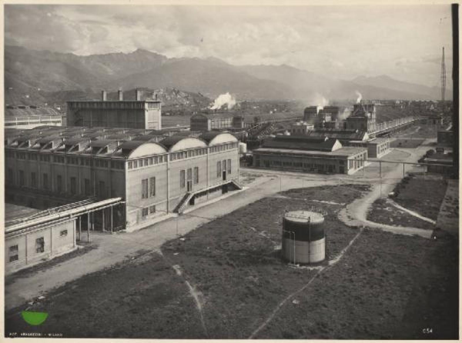 Lo stabilimento di Avenza nel 1945