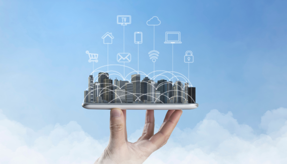 mano che regge citta