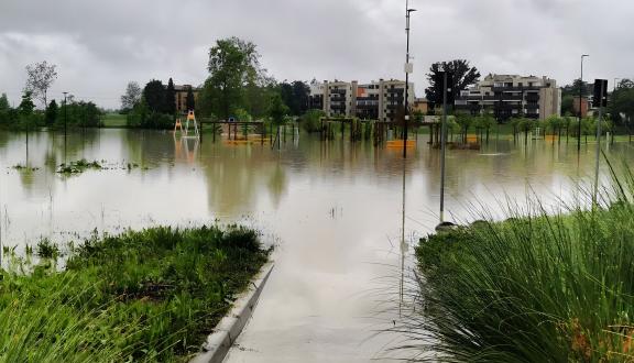 Immagine di parco sommerso da un'alluvione