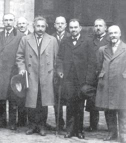 Enriques con Einstein a Bologna nel 1921