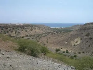 profonde incisioni di vallate dal fondo piatto nei pianori di lave durissime profonde incisioni di vallate dal fondo piatto nei pianori di lave durissime