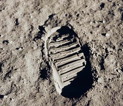 L’impronta di Niel Armstrong sul suolo lunare, 21 luglio 1969