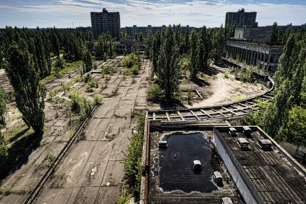 Pripyet view - Panorama di una piazza di Pripyat, Ucraina, maggio 2010 (Bo Nielsen, aprile 2011)