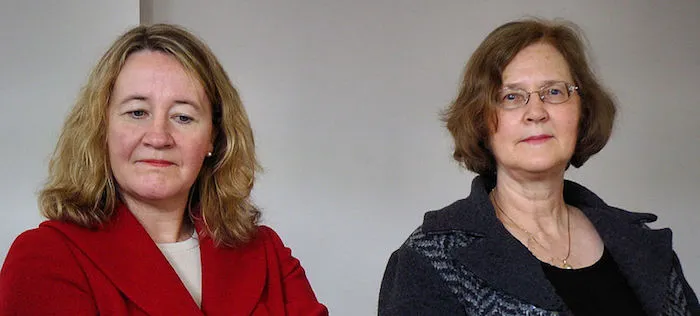 Elizabeth Blackburn (sinistra) e Carol Greider (destra), vincitrici nel 2009 del premio Nobel per la Fisiologia o Medicina con Jack Szostak per la scoperta della telomerasi in…
