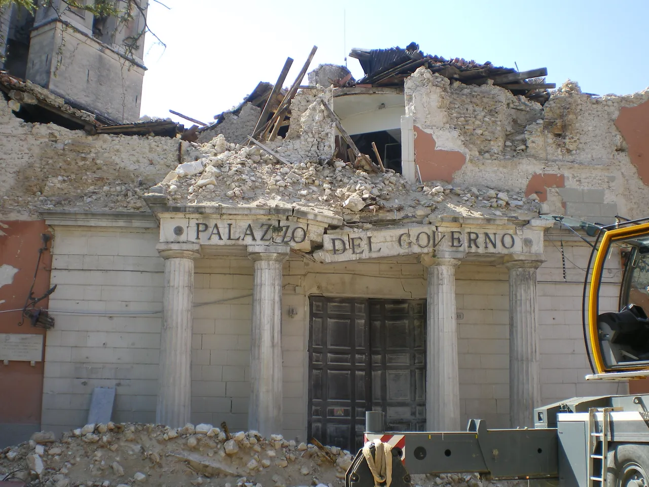 prefettura dell aquila dopo il terremoto del 2019