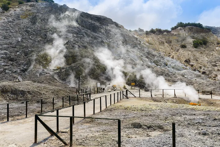 Immagine della solfatara di Pozzuoli