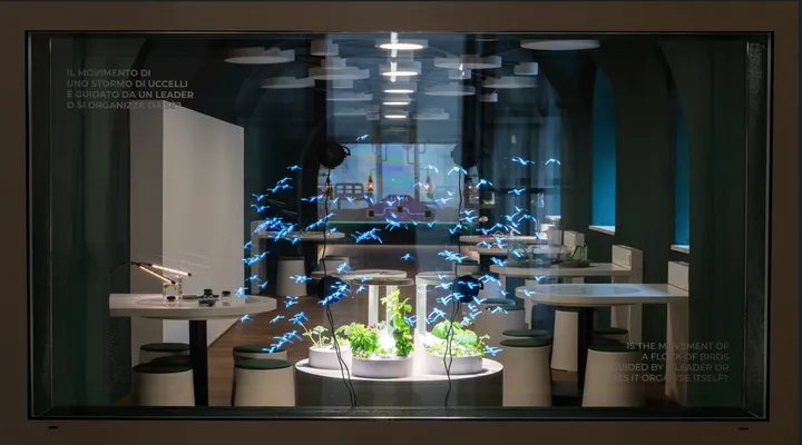 Ripresa dall'esterno attraverso la vetrina dell'iLAB del Museo Scienza e Tecnica di Milano