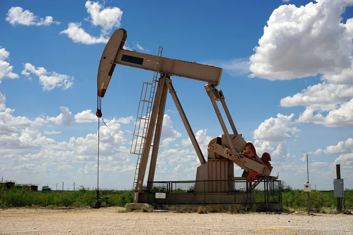 pompa petrolifera