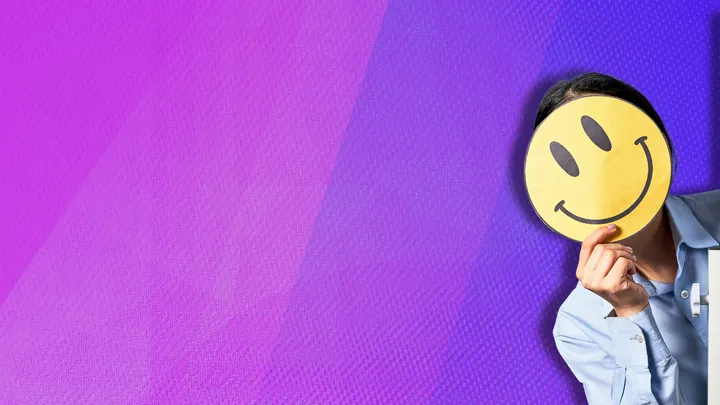 figura laterale con smiley a coprire il volto