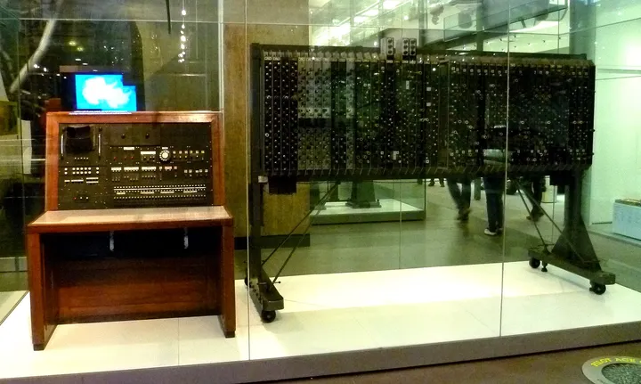 Il calcolatore Pilot ACE, progettato da Turing, al Science Museum di Londra