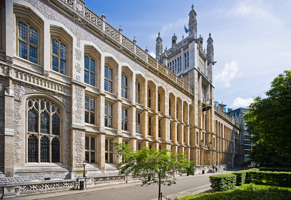 Le torri d'avorio della Maughan Library del King's College a Londra. Credit: BBC. Licenza: CC BY-SA 4.0. 